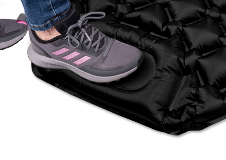 Materac trekkingowy z wbudowaną pompką BMT10 190x56x5,5cm Bestif