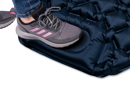 Materac trekkingowy z wbudowaną pompką BMT10 190x56x5,5cm Bestif